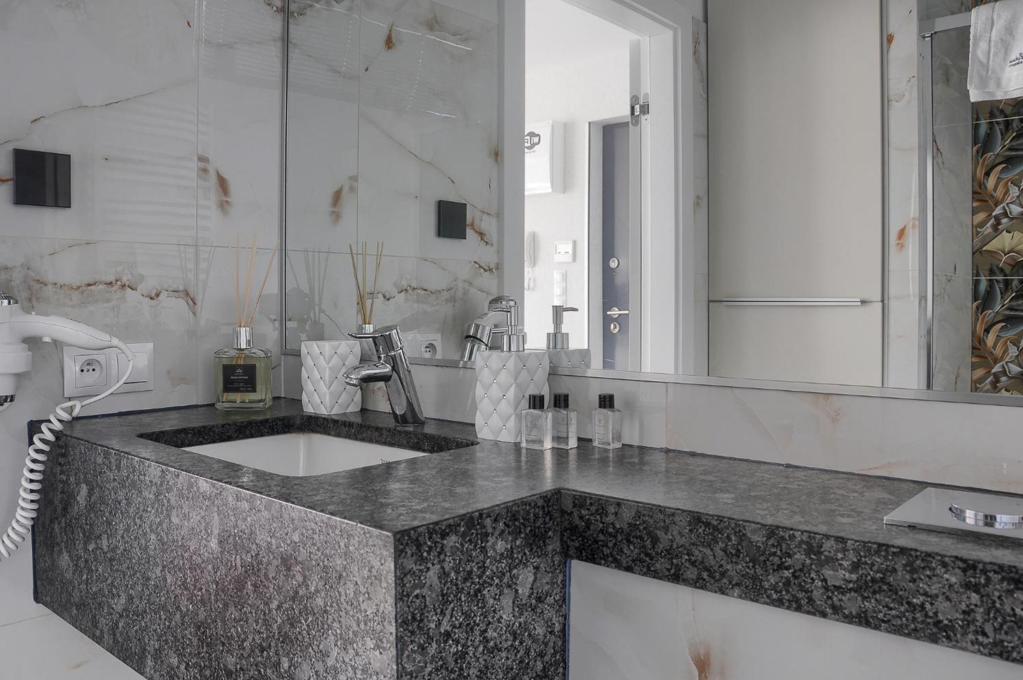 Apartament Nadmorski Luksus - Boulevard อุสตรอเนียมอร์สเกีย ภายนอก รูปภาพ